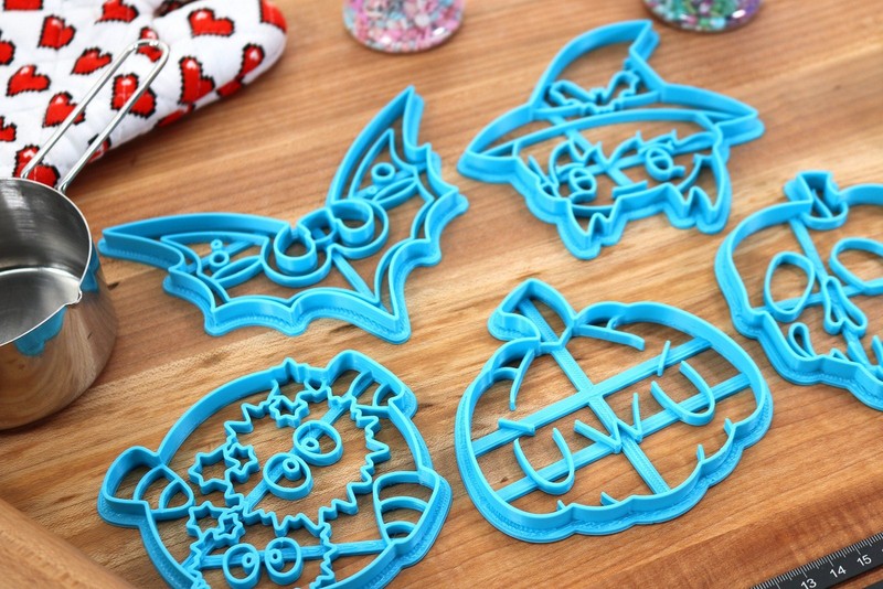 Anime Halloween Cookie Cutters - UWU Pumpkin, Anime Witch, Bat Potion, Skull gallery