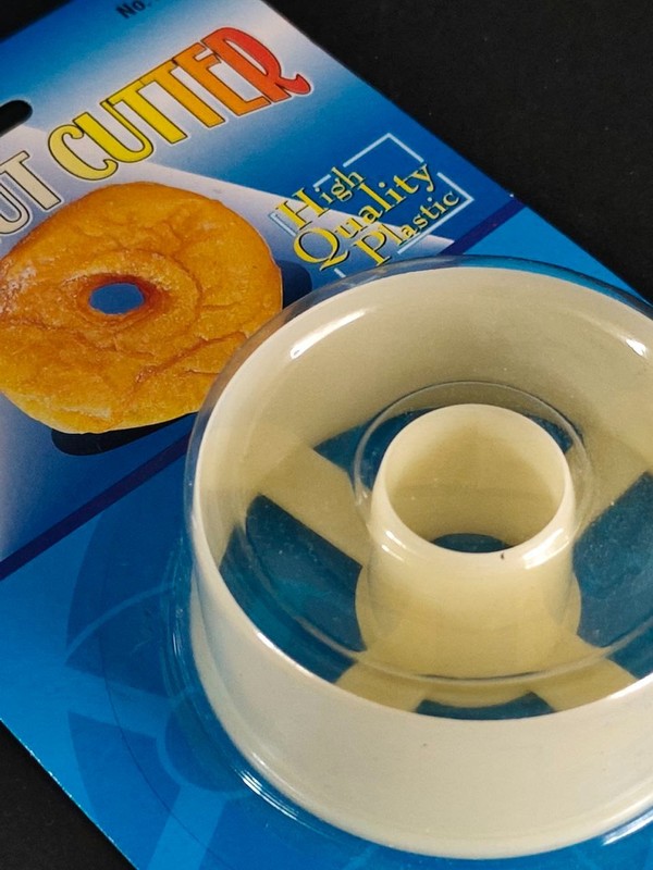 4pcs Multi-size Malaysian Plastic Daughnut Cutter Mold Donut Ring Maker Tool NEW gallery