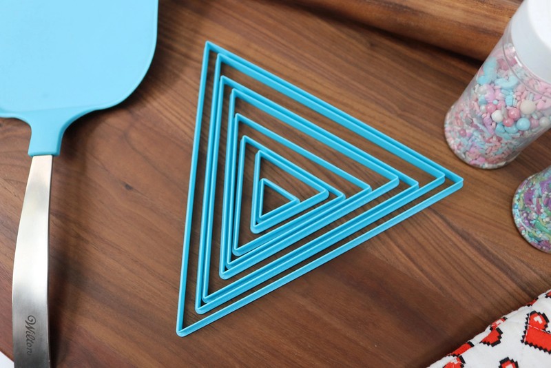 XL Triangle Cookie Cutters - 8in Through 1in Concentric Cutter gallery
