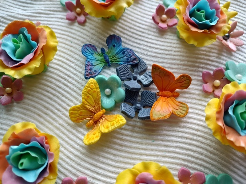 GUM PASTE BUTTERFLIES & ROSES ASSORTMENT: Decorate Your Own Cakes & Cupcakes!! gallery