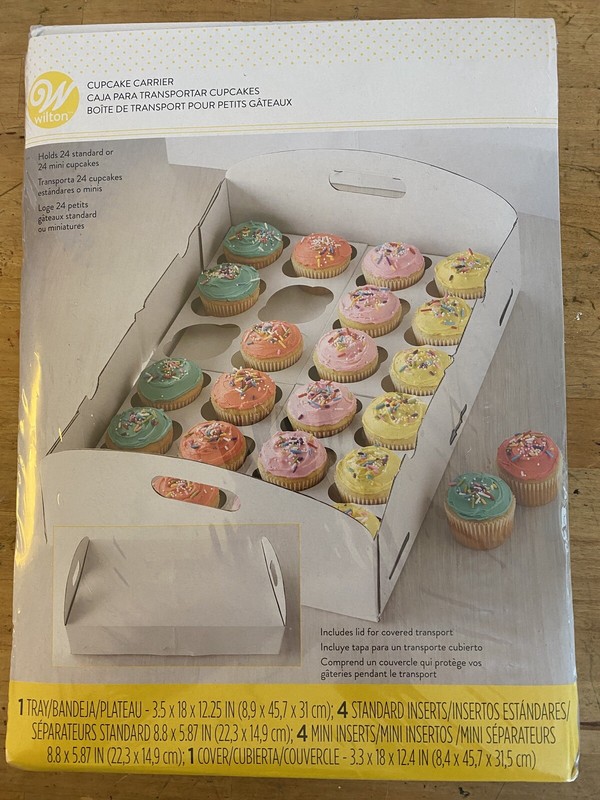 Wilton Cardboard Cupcake Carrier Includes 1 Tray with Lid NIP