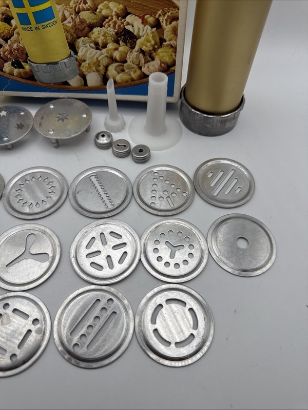 Sawa 2000 Deluxe Cookie Press & Biscuit Maker Made In Sweden VTG Complete gallery
