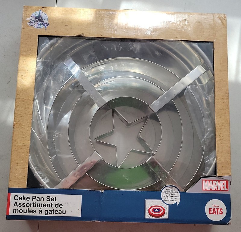NEW DISNEY MARVEL BAKING CAKE PAN CUTTERS AVENGERS CAPTAIN AMERICA SHIELD! s178