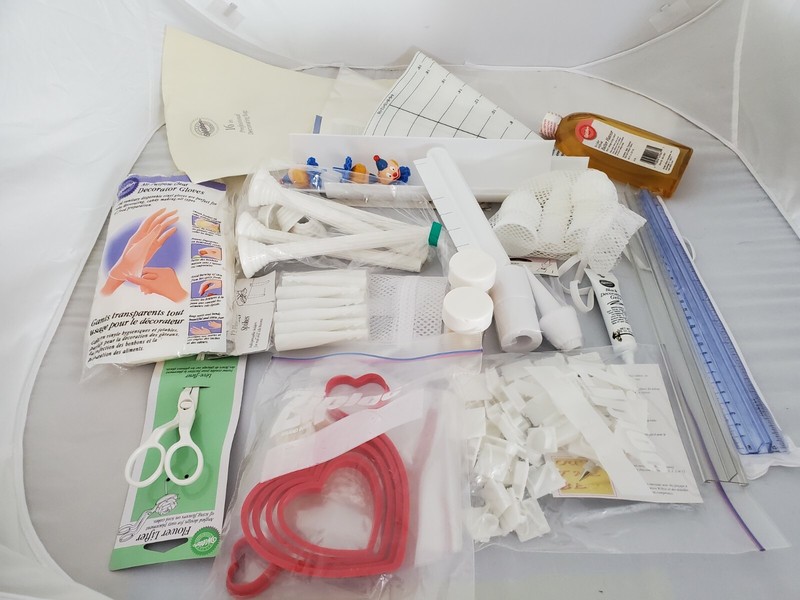 Wilton Cake Decorating Storage Tote Loaded with Goodies gallery
