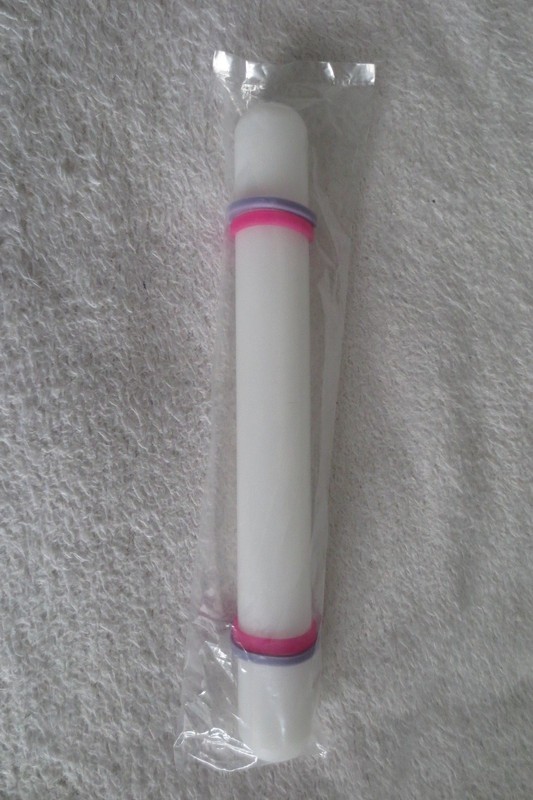 Wilton Cake decorating Rolling Pin With Guide Ring New