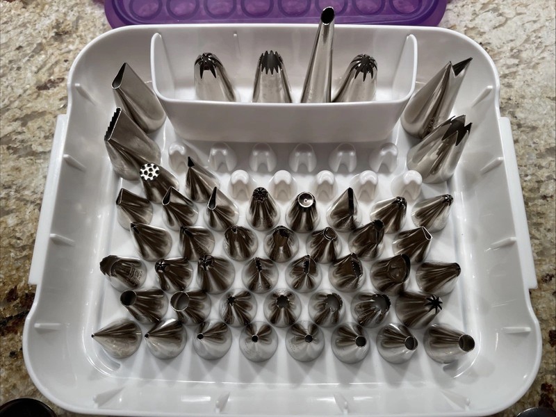 Wilton Cake Decorating Supplies - Tips, Tip Case And More gallery