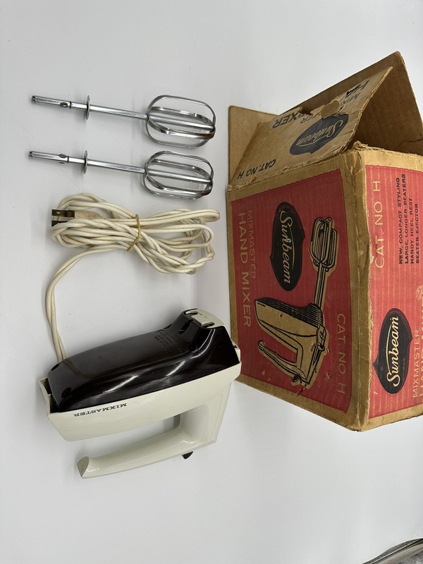 Vintage Sunbeam Mixmaster Hand Mixer Cat. No. H Tested. 3 Speed