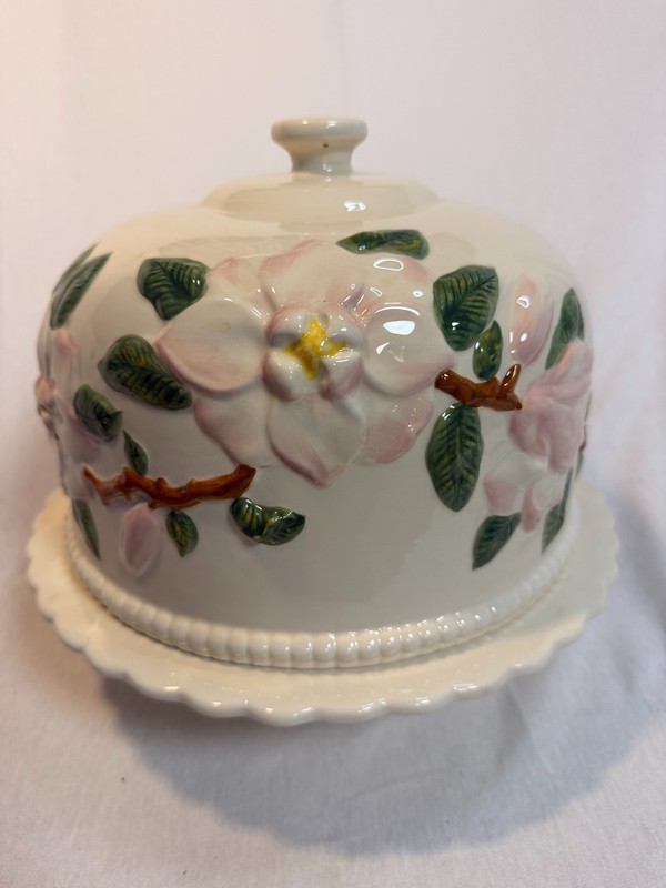Valerie Cumberland Magnolia Ceramic Cake Stand Dome Pedestal Plate Vintage Sprin gallery