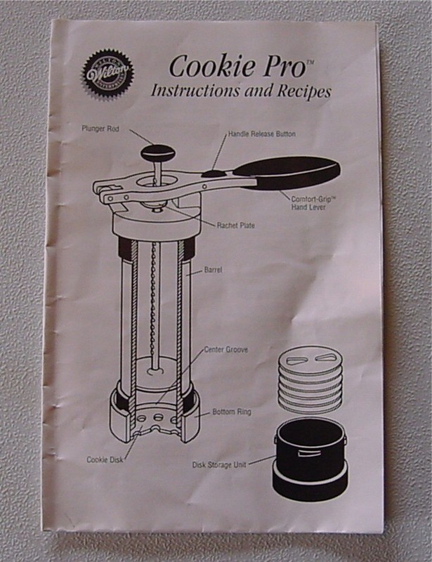 Wilton Cookie Pro Ultra Press 10 Shapes Attachable Disc Storage Case 2104-4002 gallery
