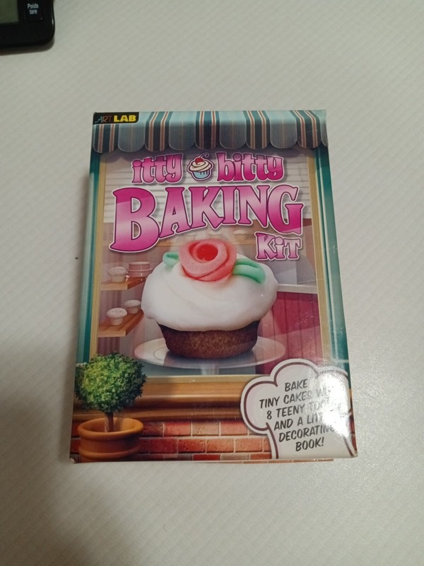 Itty Bitty Baking Kit “Art Lab”