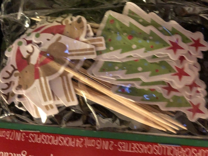 Wilton 24-ct. Holiday Christmas Cupcake Combo W/ Tags Pix Flags Picks gallery