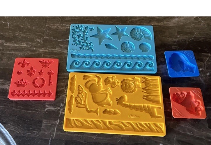 Wilton Silicone Mold Lot- Sea Life + Jungle Animals + Disney Kellogg’s Mold Dory