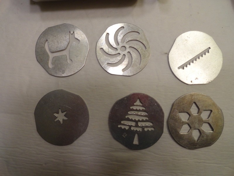 VTG MIRRO ALUMINUM MAKE & DECORATE COOKIE kit w/box 6 discs 4 decorating tips gallery