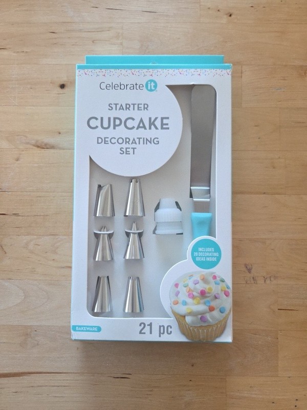 21-Piece Cupcake Decorating Starter Set by Celebrate It™ *BRAND NEW* Piping Bag
