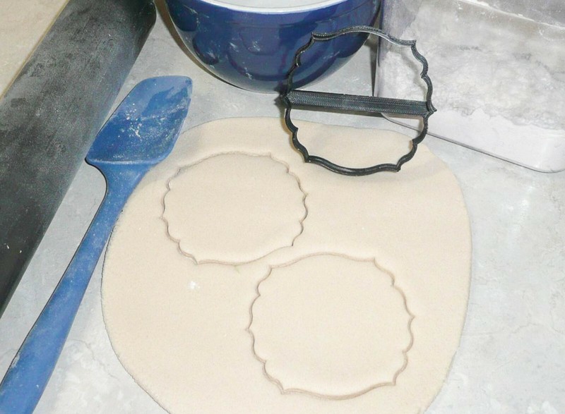 PLAQUE FRAME ELEGANT POINTED SCALLOPED EDGE OUTLINE FOR COOKIE CUTTER USA PR3152 gallery