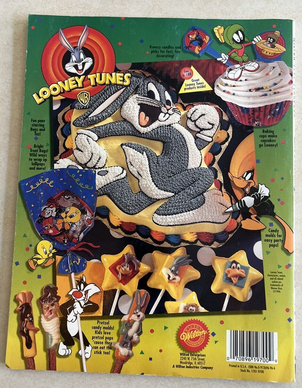 Wilton Cake Decorating Yearbooks: 1997, 2004, 2007, 2010, 2011 gallery