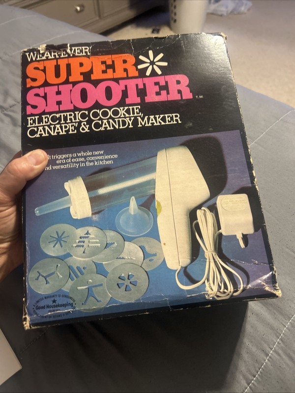 Vintage Wear Ever Super Shooter Electric Cookie Press Candy Maker Canape 70001