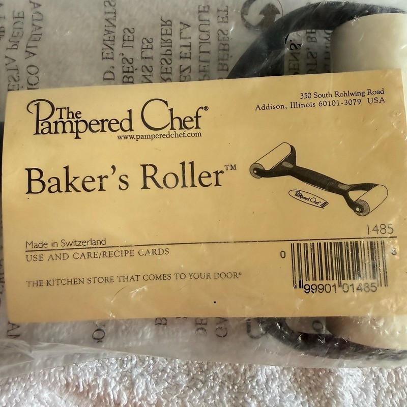Pampered Chef Baker's Roller, Double Sided w/ Cleaning Tool, Gray & White #1485 gallery