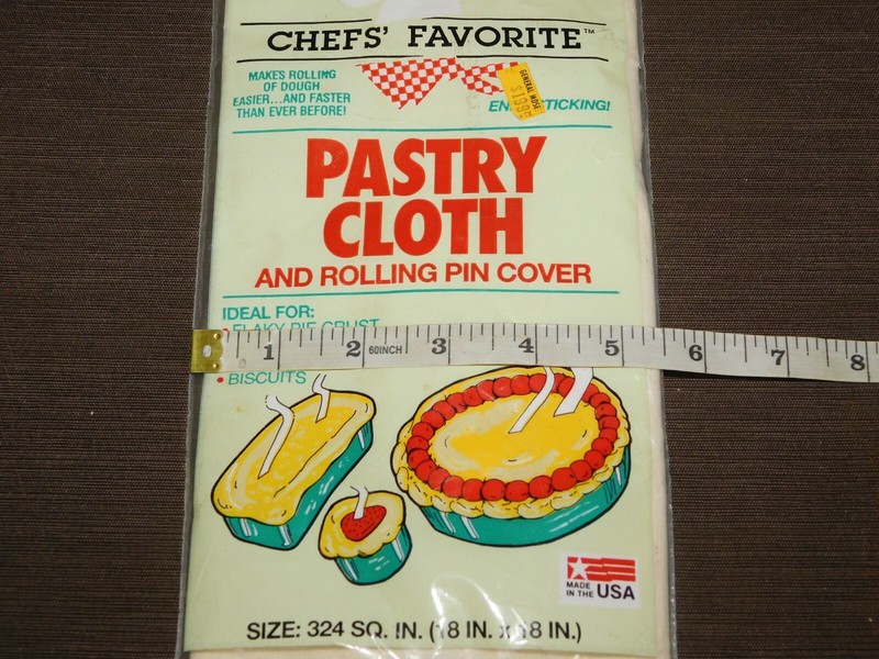 VINTAGE KITCHEN CADIE PASTRY CLOTH & ROLLING PIN COVER NEW OLD STOCK UNOPENED gallery