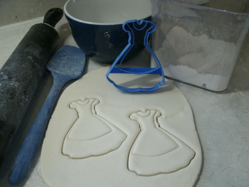 MAID SERVICE CLEANING HOUSEKEEPING HOUSEKEEPER SET OF 3 COOKIE CUTTER PR1450 gallery