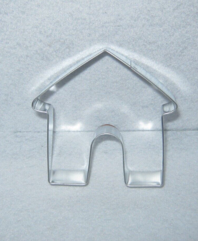 Ann Clark – Metal Cookie Cutter – Dog House Shape – Medium Size
