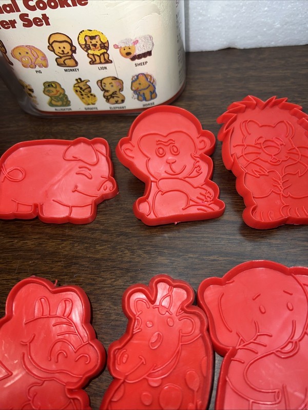 11 Piece Red Plastic Animal Cookie Cutter Set w/ Storage Container & Recipe gallery