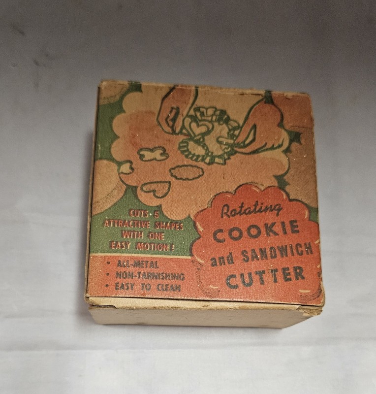 Rotating Cookie Cutter Read Description
