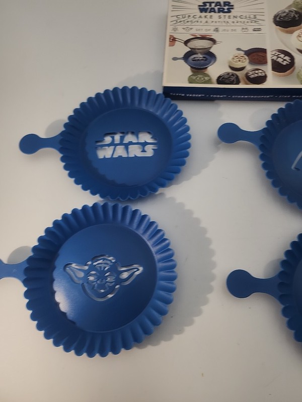 Williams and Sonoma Star Wars Cupcake Stencils Logo and 3 Characters Orig. Box gallery
