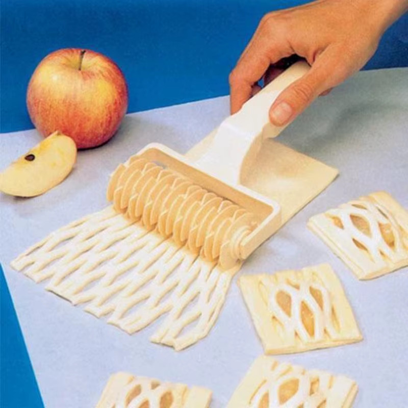 3 Size Selection High Quality Pie Pizza Cutter Pastry Bakeware Embossing Dough R gallery