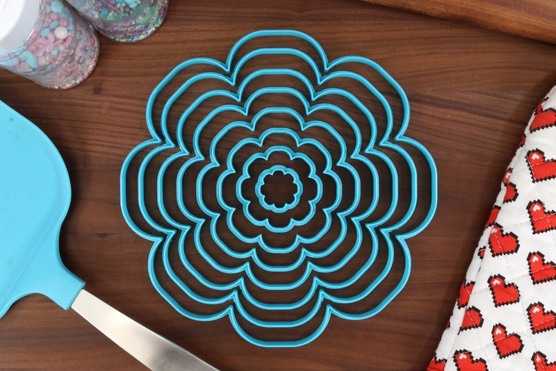 XL 8-Petal Flower Cookie Cutters – 8in through 1in Concentric Cutters