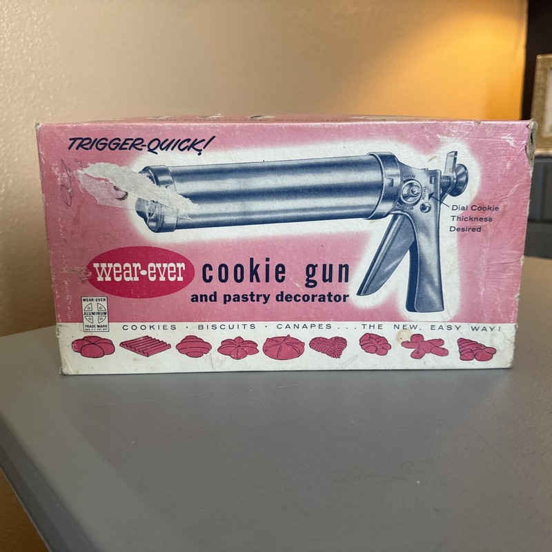 Vintage 1950’s Wear-ever Cookie Gun And Pastry Decorator NOS New Old Stock
