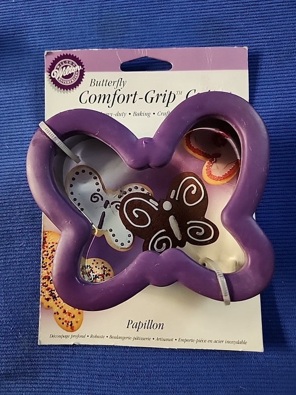 New Vintage 1998 Wilton Butterfly Comfort Grip Stainless Steel Cookie Cutter