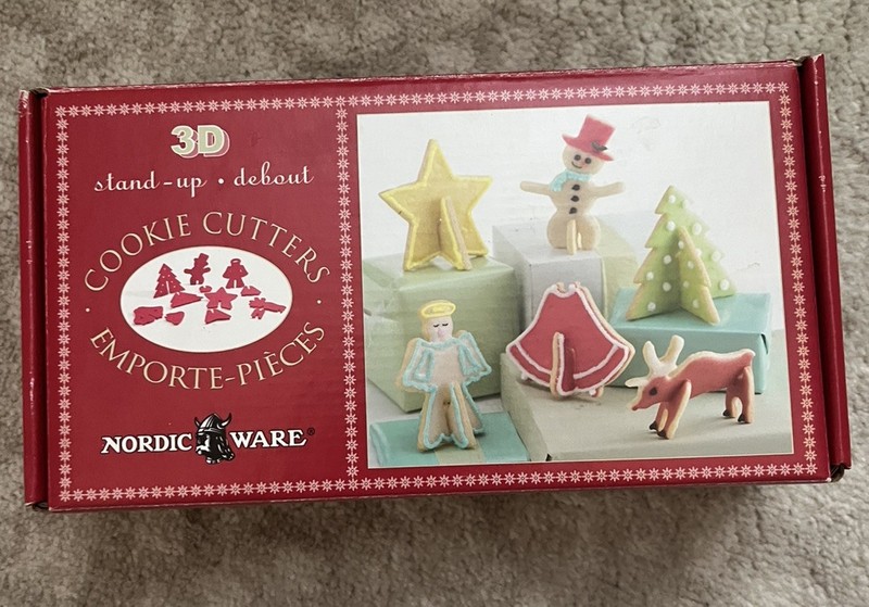 NORDIC WARE 3D STAND UP HOLIDAY CHRISTMAS COOKIE CUTTERS SET OF 6