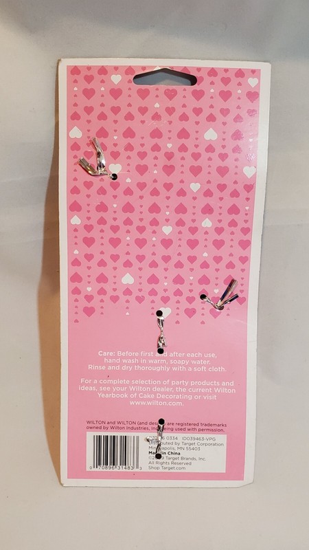 NIP Wilton Valentine's Day Cookie Cutter 2-Pack X O Pink and Red Love & Kisses gallery