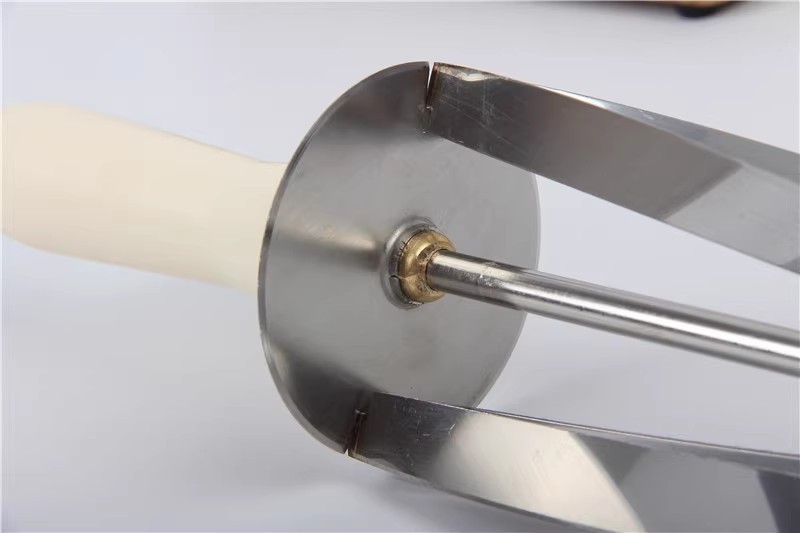 Croissant Cutter Roller Slices Stainless Steel Household Rolling Bread Cutter gallery