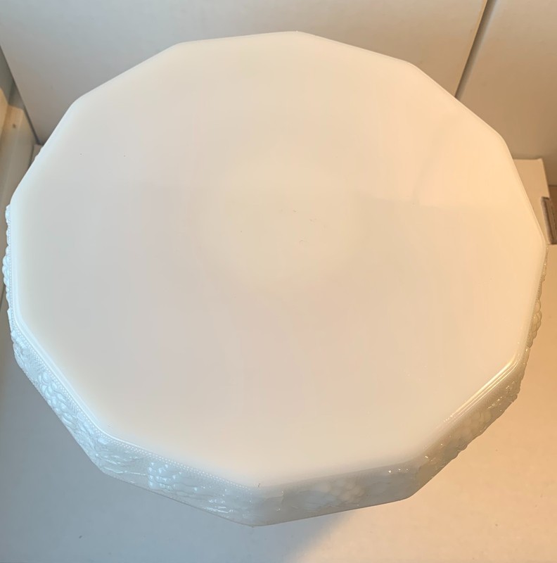 Gorgeous Vintage Anchor Hocking Milk Glass Cake Stand - VERY Collectible gallery