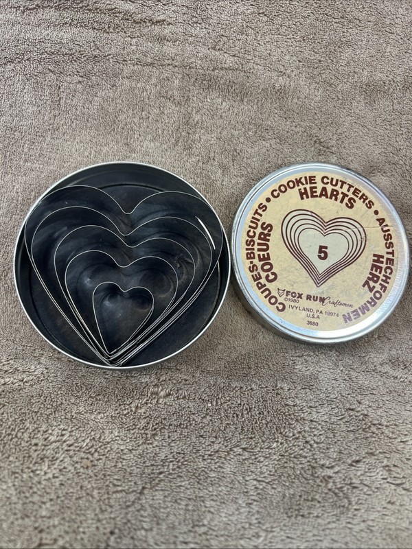 Vintage Fox Run Craftsmen Heart Cookie Cutter Set 5pc 1980 w/ Tin Box Baking gallery
