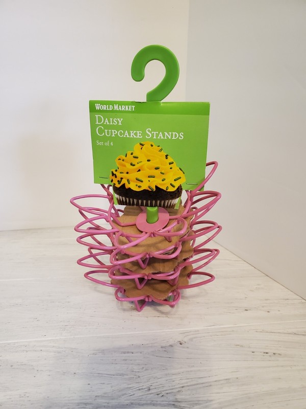 World Market Cupcake Display Stands Holders Pink Daisy Flower Set of 4 Birthday