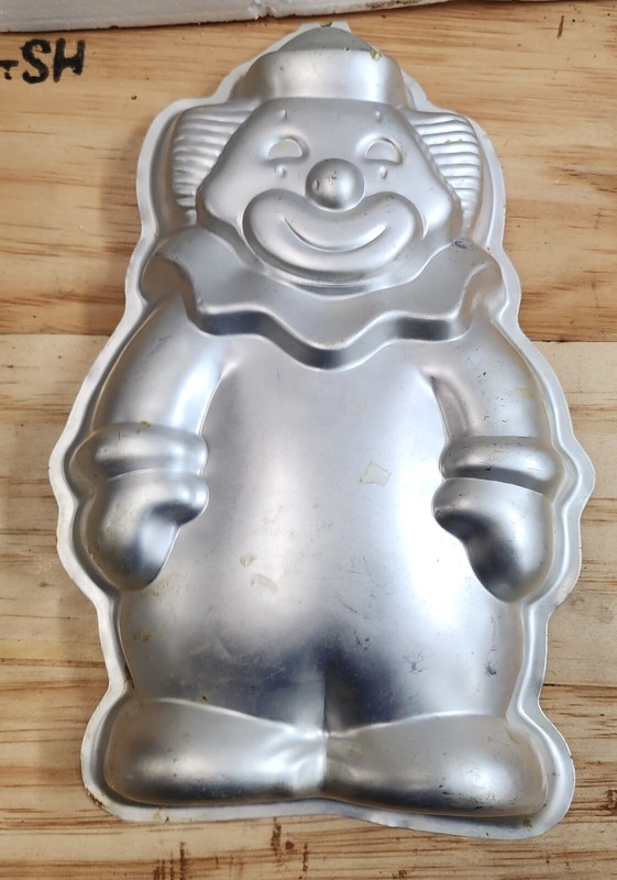 clown cake tin metal cooking birthday holiday party
