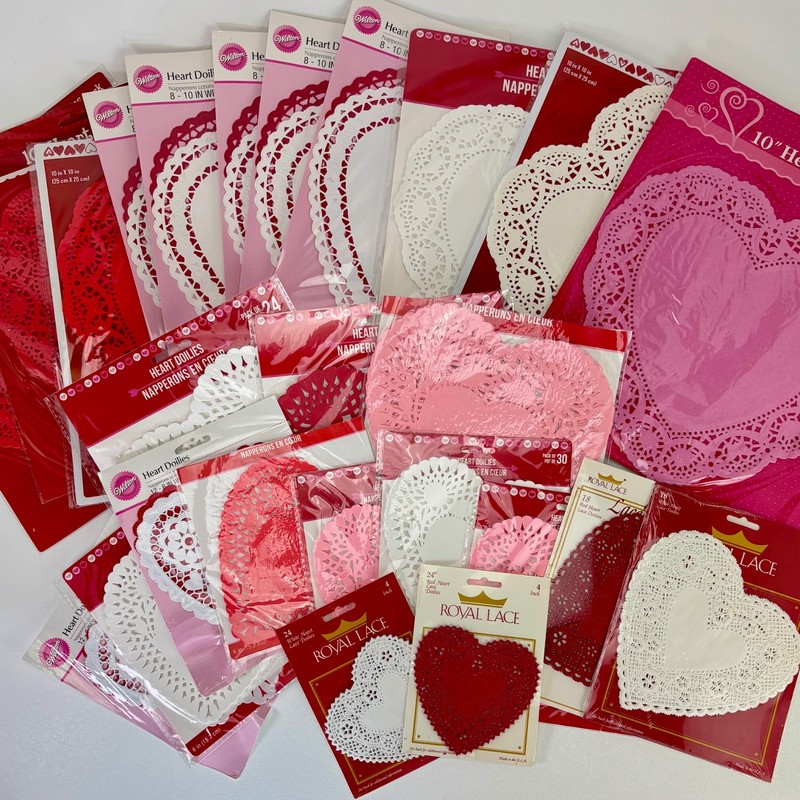 Heart Paper Lace Doilies Lot 3 lb Wilton Royal Lace Mixed Sizes Small Lg NOS