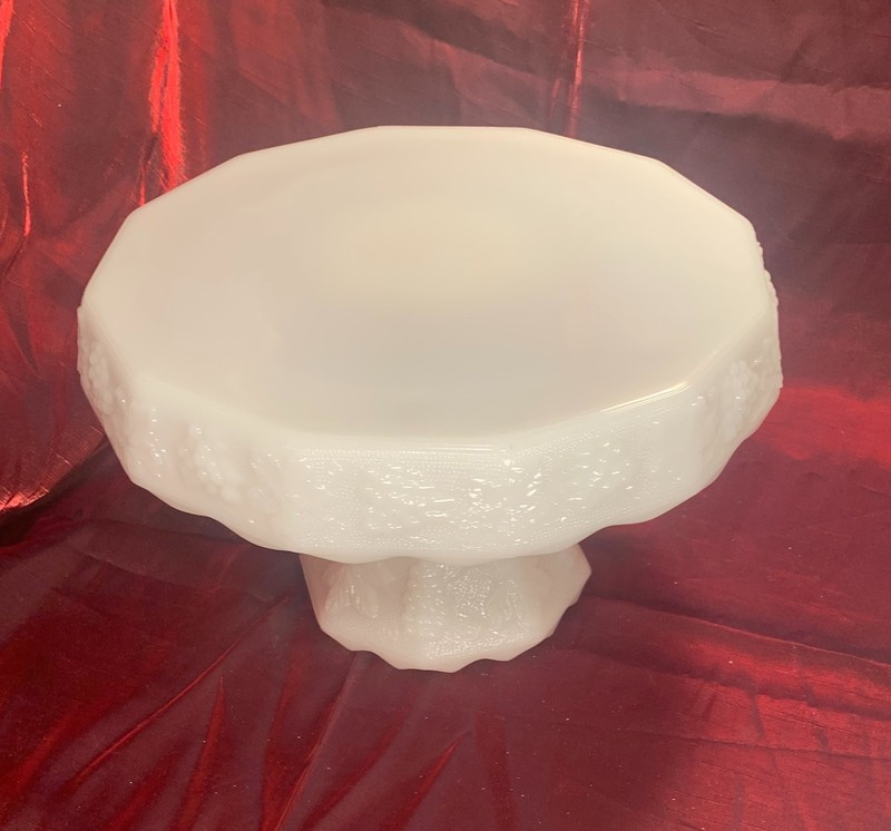 Gorgeous Vintage Anchor Hocking Milk Glass Cake Stand - VERY Collectible gallery