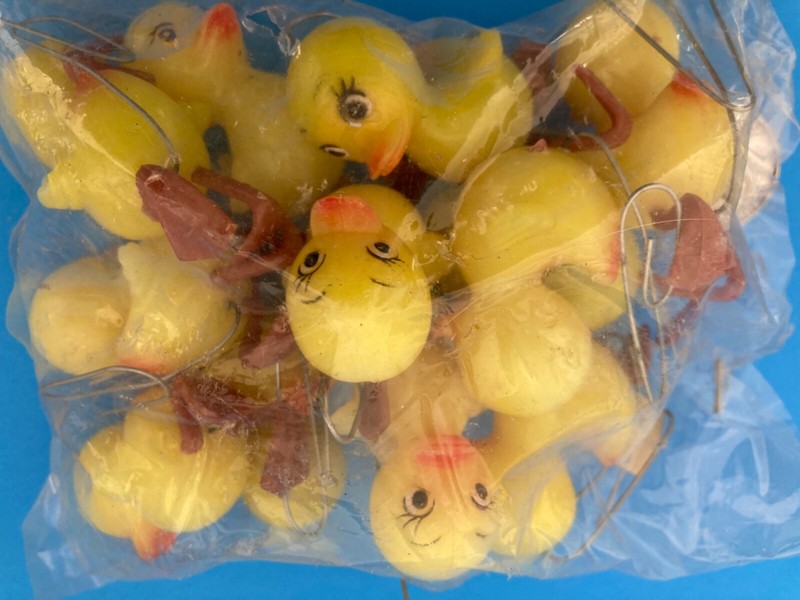 LITTLE YELLOW DUCKY 12 DUCKIES MASCO FLOWERS DECORATIONS CAKE NOS VINTAGE NEW gallery
