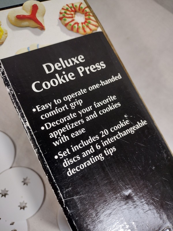 FARBERWARE Deluxe Cookie Press 'Classic Series' One Handed Operation - 20 Discs gallery