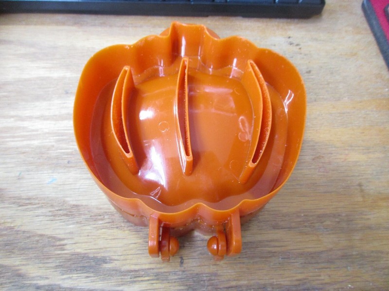 Williams Sonoma Personal Size Pumpkin Shaped Pocket Pie Mold EUC gallery