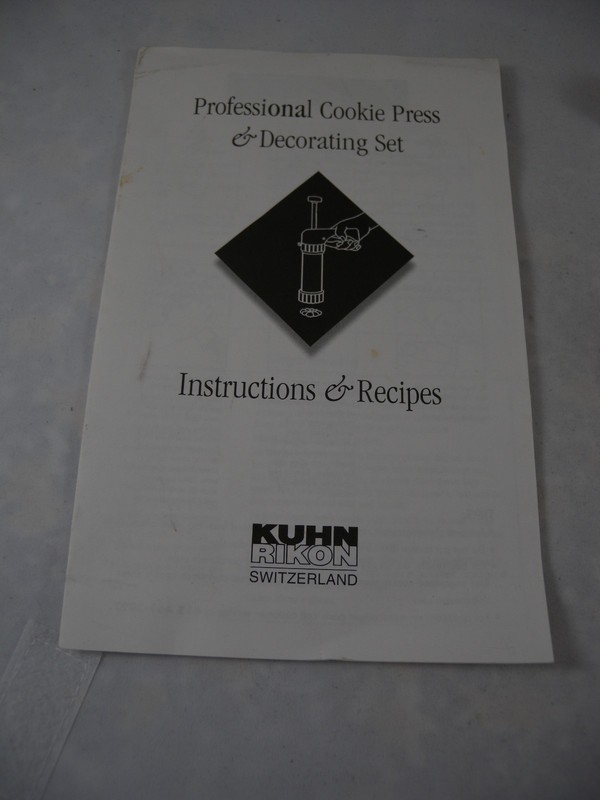 Kuhn Rikon Cookie Press and Decorating Set 20 Disks 6 Tips Switzerland Booklet gallery