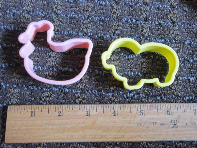 Cookie Cutters Teddy Bear Whale Flying Bird Fish Pig Chicken Small Plastic 6 gallery