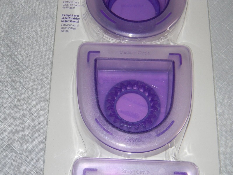 Wilton Sugar Sheets Cutting Insert 3 Pack of Layered Circles ~NEW~ gallery