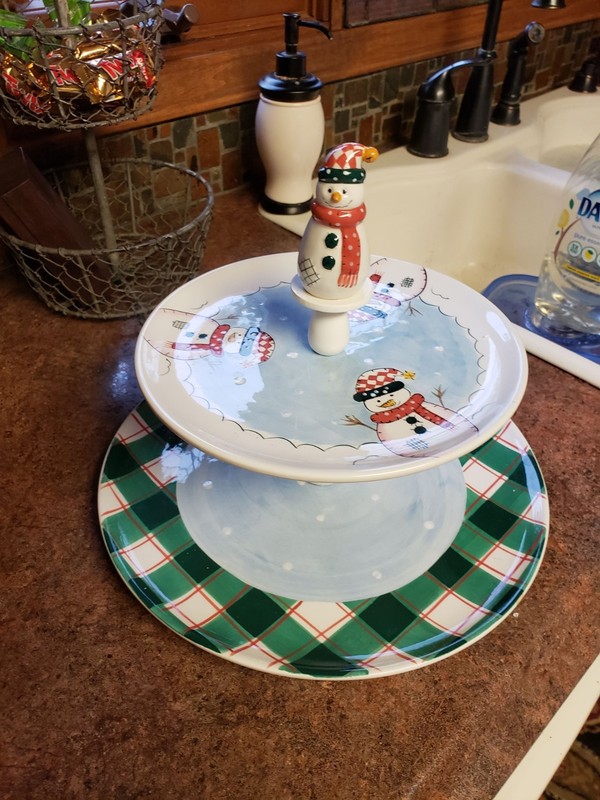 SNOWMAN CUPCAKE STAND