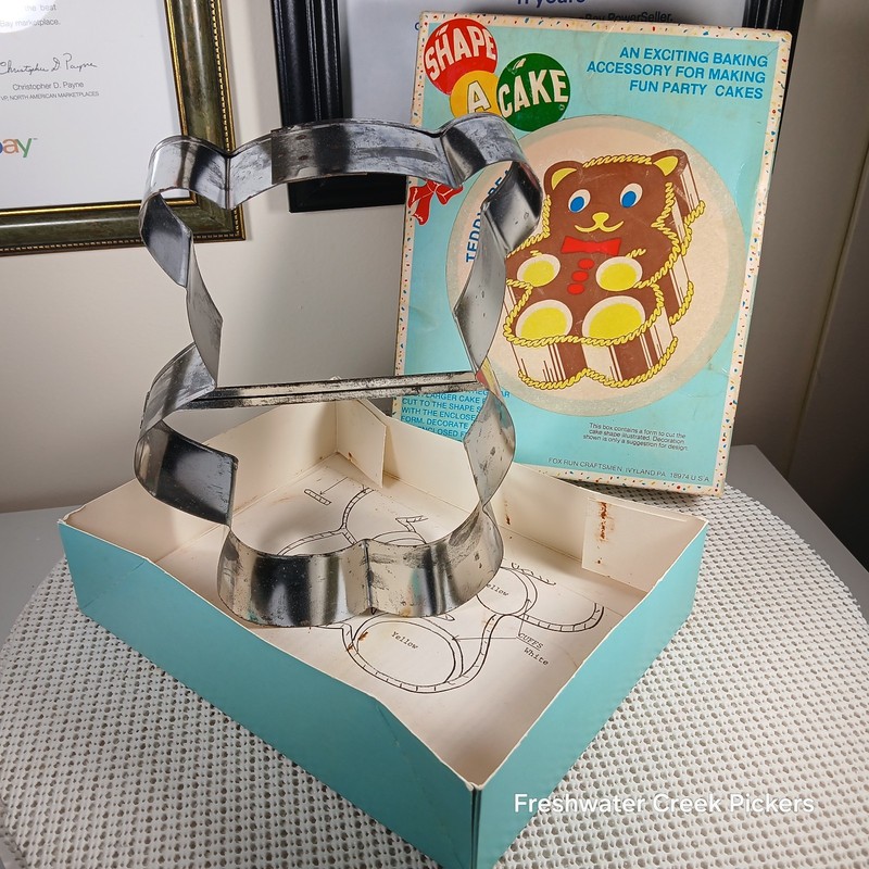 Circa 1960's - 1970's Fox Fun Craftsmen Shape A Cake Teddy Bear Cake Cutter gallery