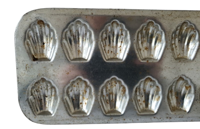 White Cast Iron Mold 20 Madeleines gallery